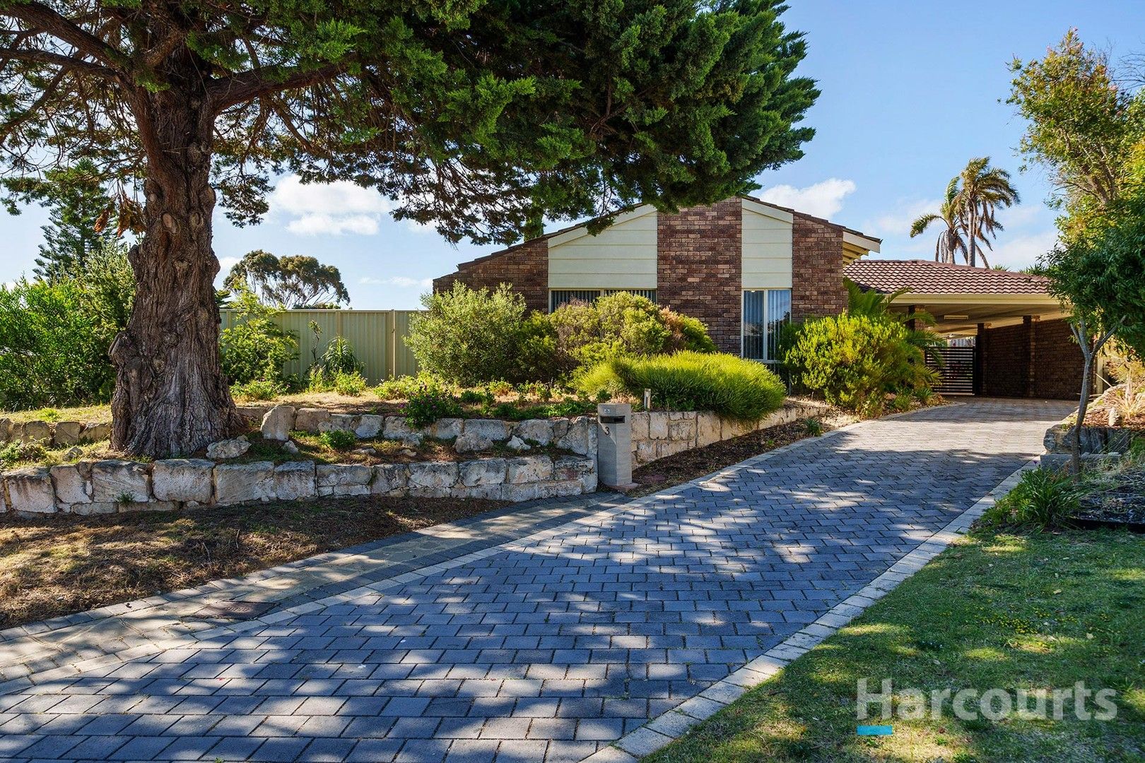 5 bedrooms House in 3 Datum Place MULLALOO WA, 6027