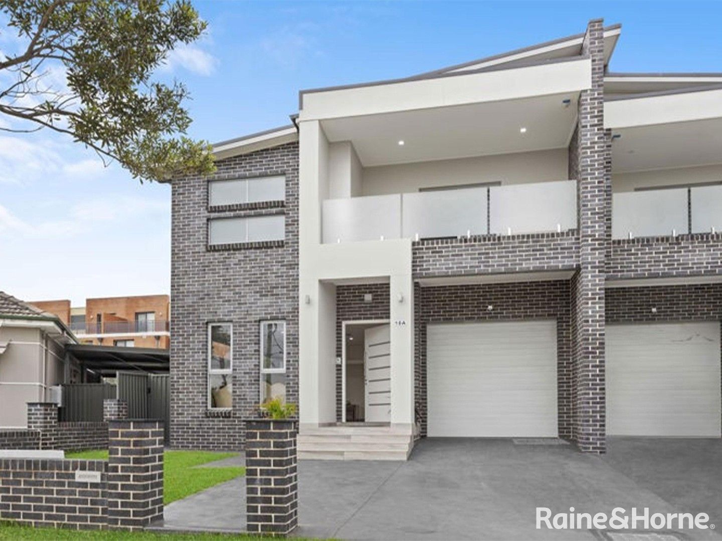 4 bedrooms Duplex in 10a Grassmere Street GUILDFORD NSW, 2161