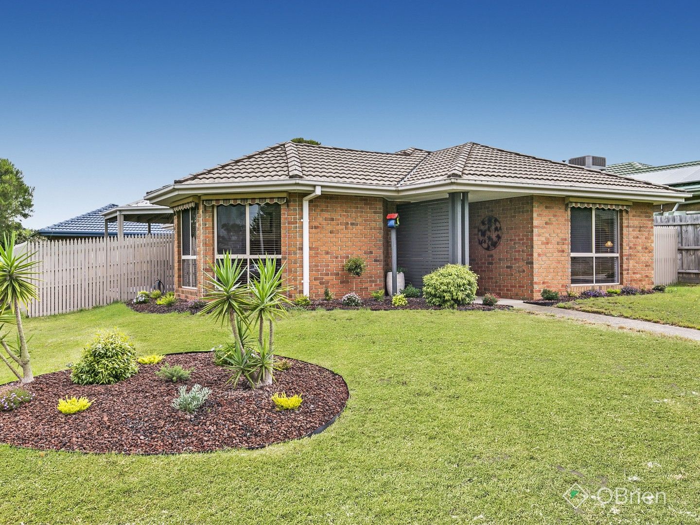 3 bedrooms House in 1 Bluegrass Walk FRANKSTON VIC, 3199