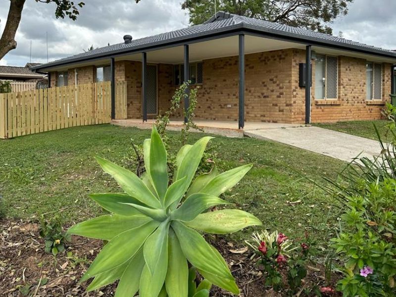 3 bedrooms House in 8 Lindner Close EAGLEBY QLD, 4207