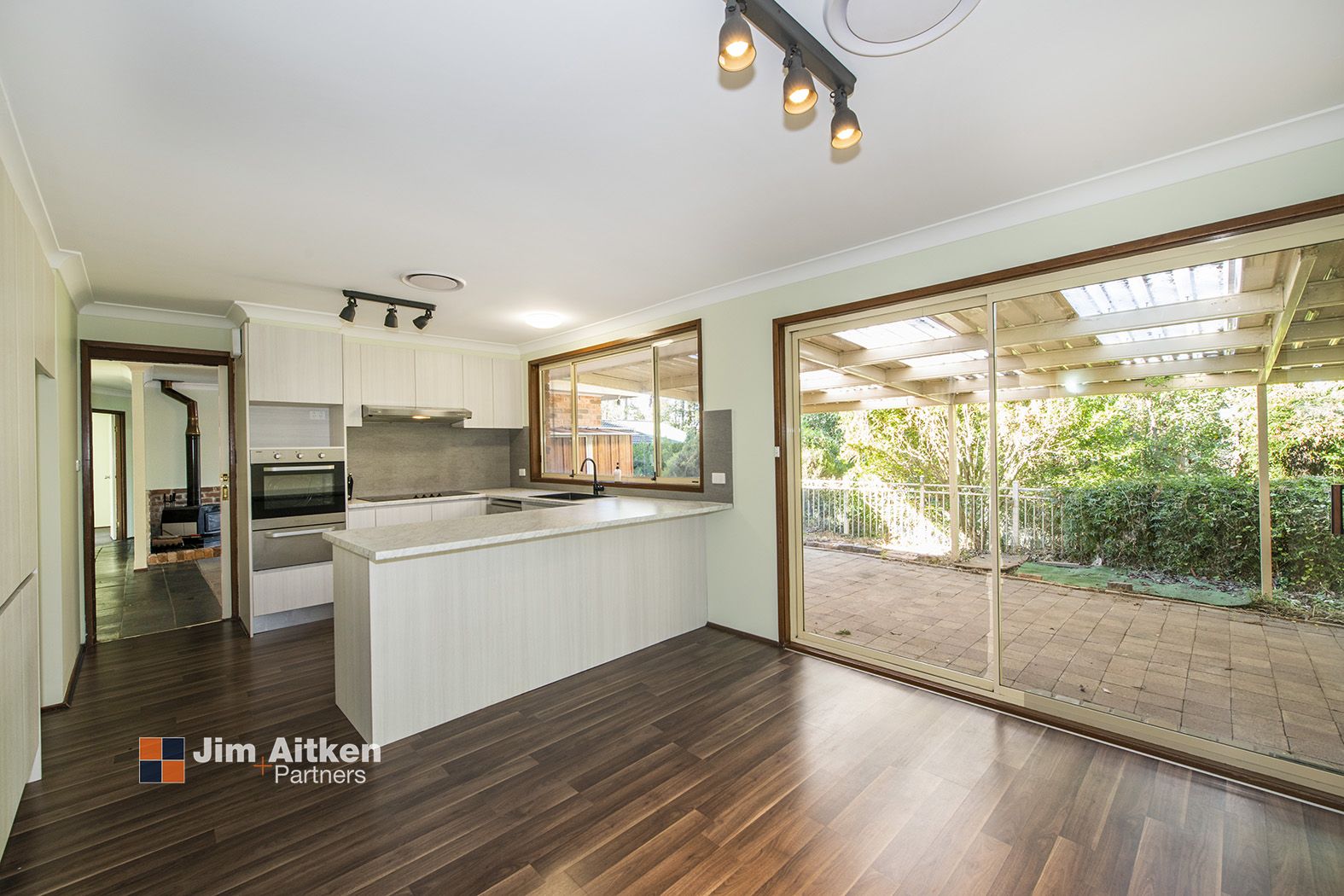 17 Deakin Close, Springwood NSW 2777, Image 2