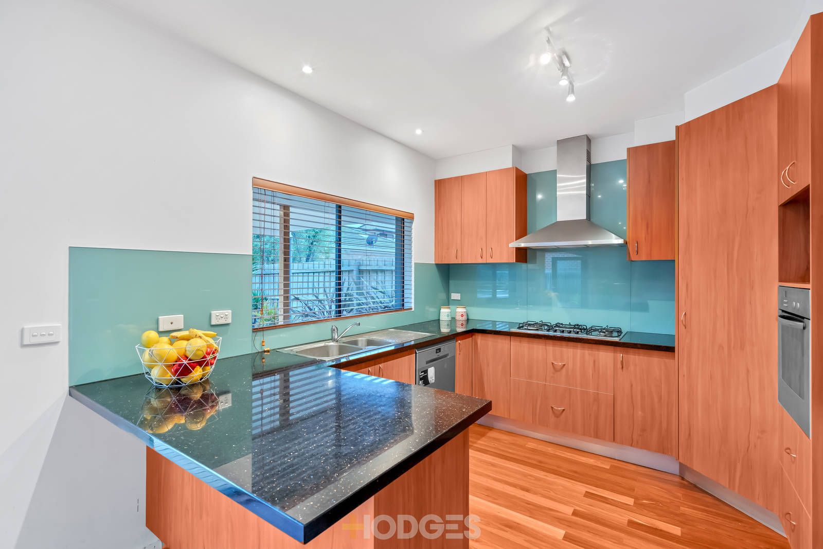 13 Reys Close, Mordialloc VIC 3195, Image 2