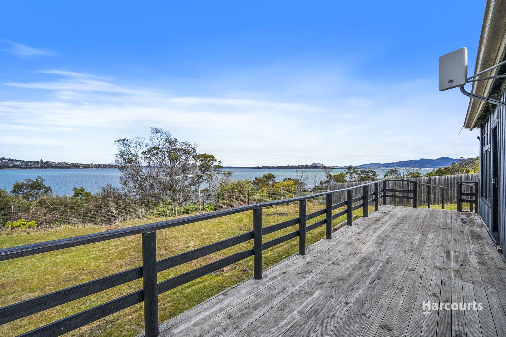 3 bedrooms House in 435 Shark Point Road PENNA TAS, 7171