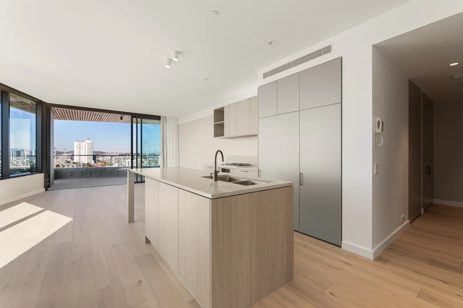 Additional image 2 of 1008/470 Main Street, Kangaroo Point QLD 4169