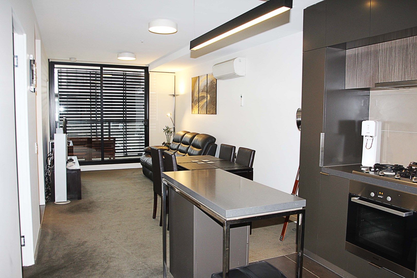 2 bedrooms Apartment / Unit / Flat in 404/5 Flockhart Street ABBOTSFORD VIC, 3067