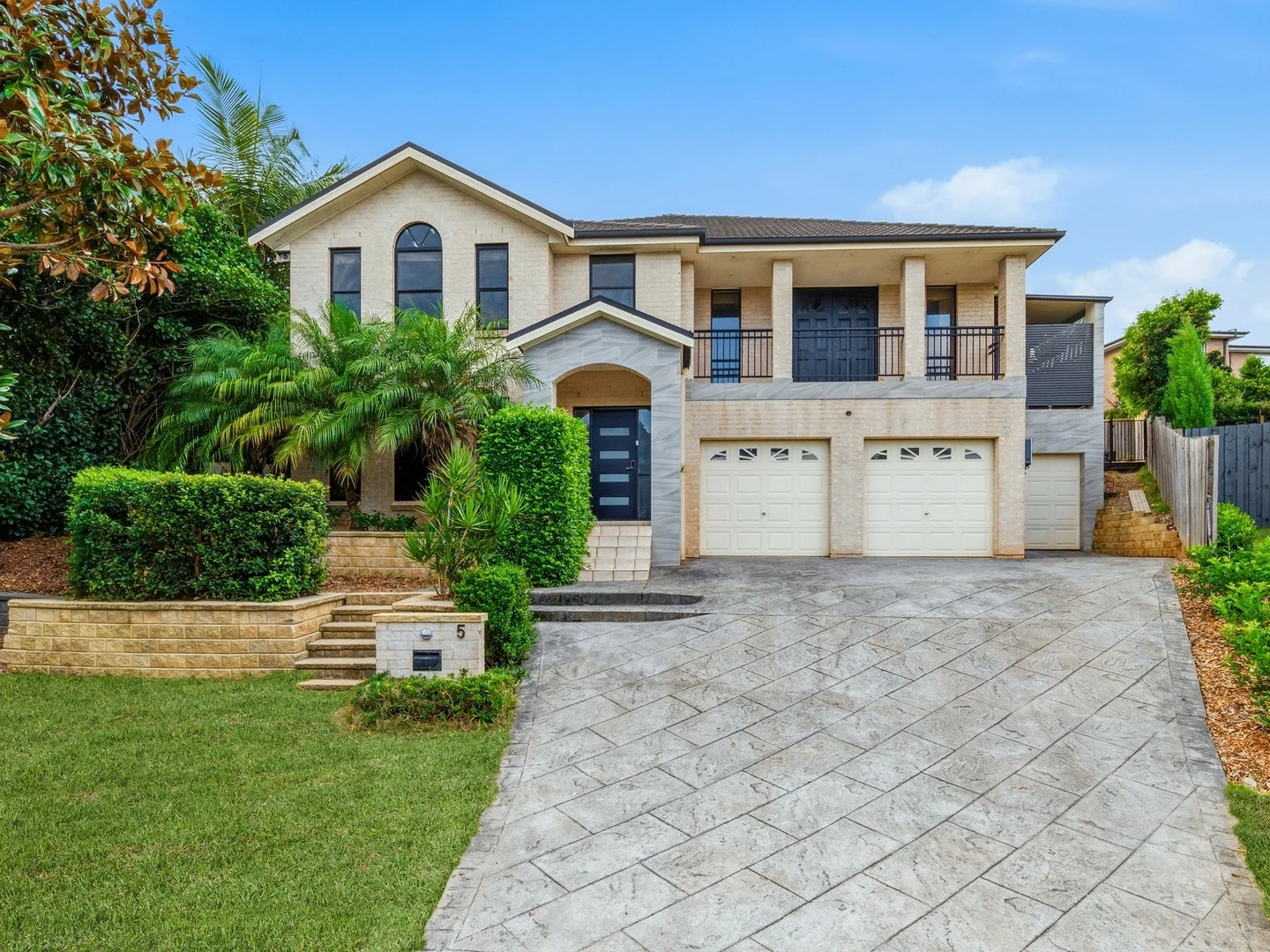 5 Laird Court, Macquarie Links NSW 2565