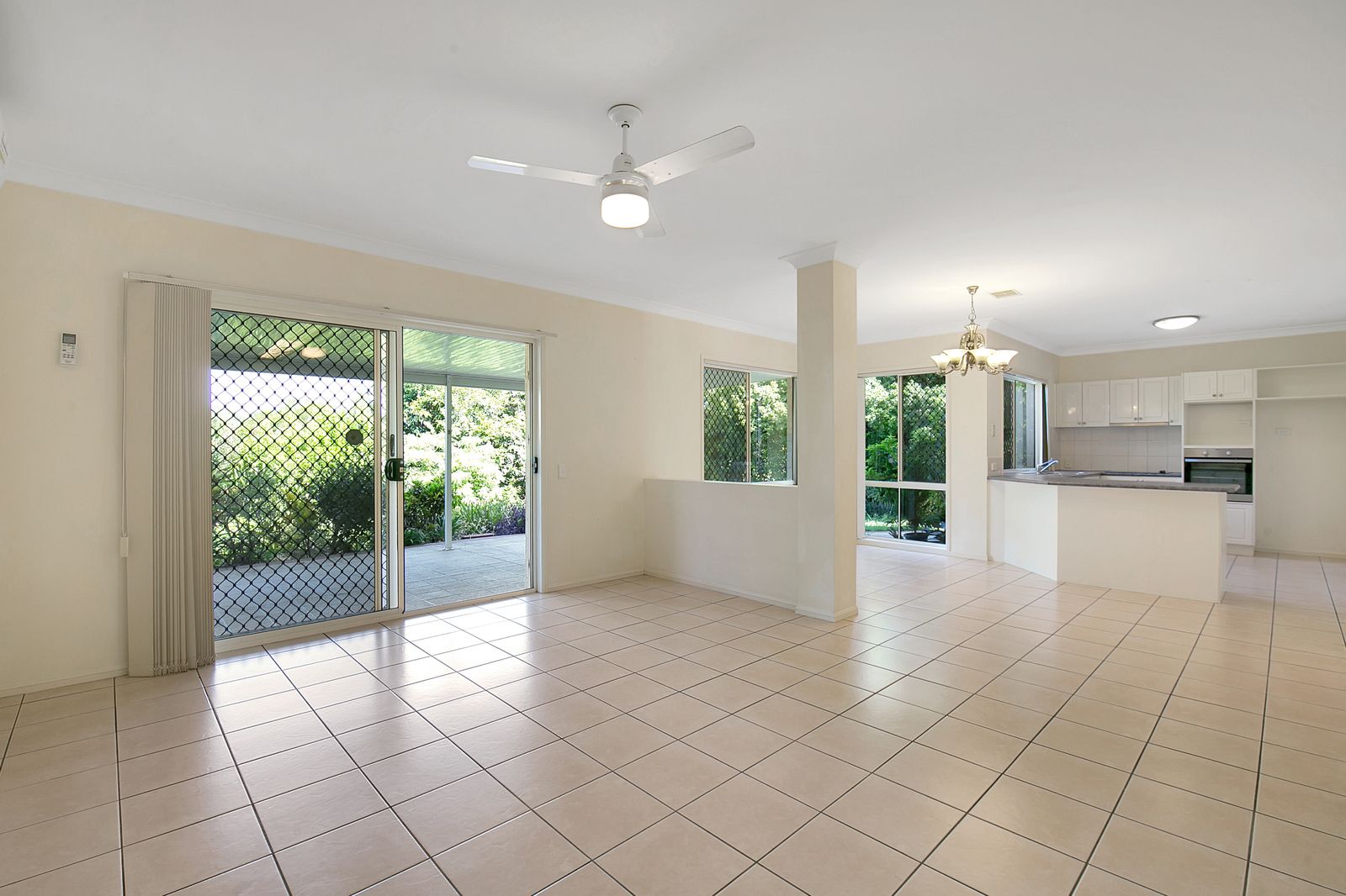 21 Angus Street, Sinnamon Park QLD 4073, Image 1