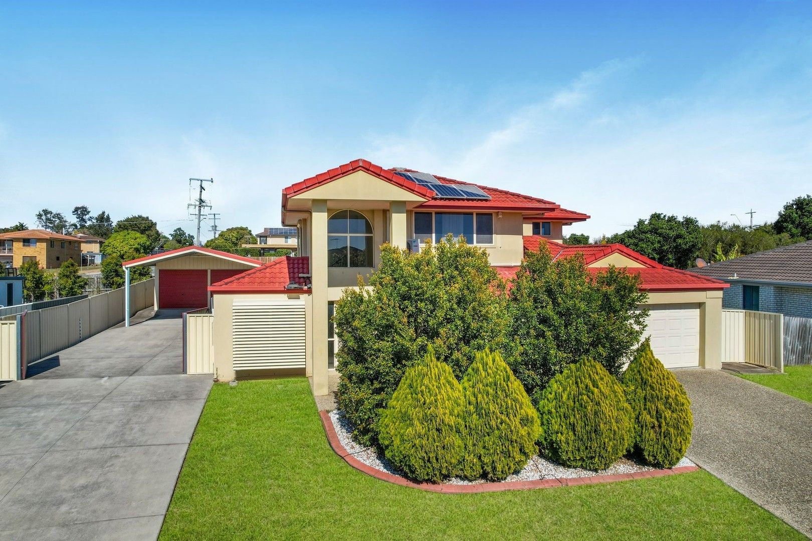 5 bedrooms House in 20 Anna Drive RACEVIEW QLD, 4305