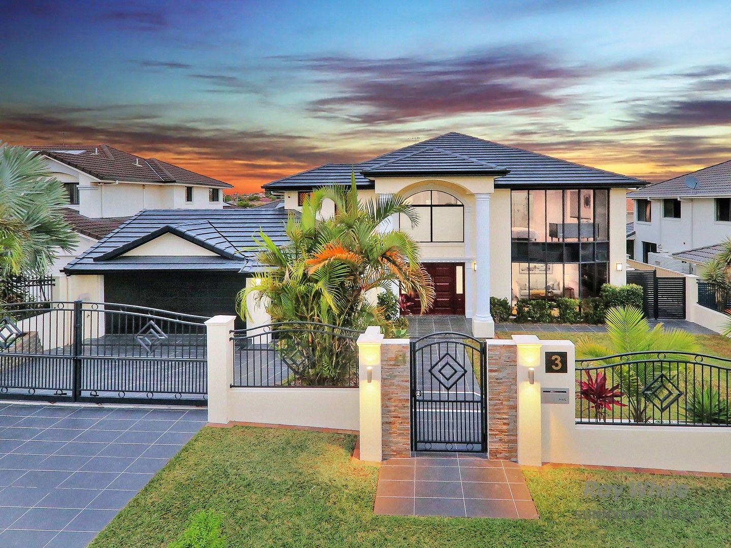 5 bedrooms House in 3 Ivory Close EIGHT MILE PLAINS QLD, 4113