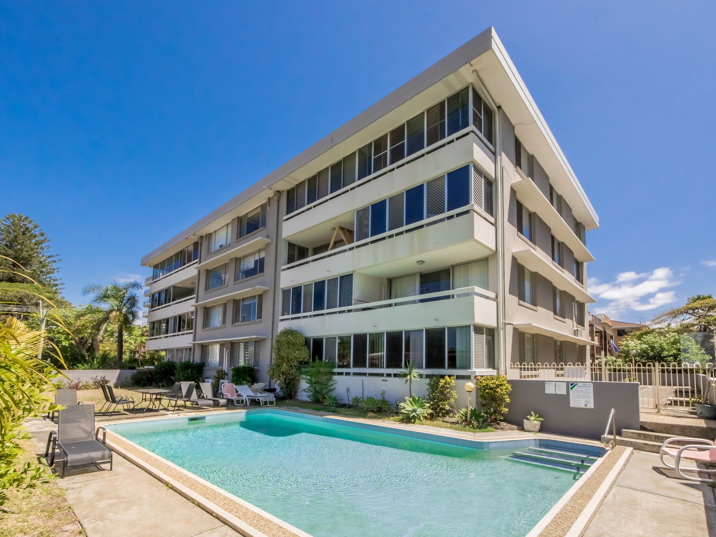 16/21 Armrick Avenue, Broadbeach QLD 4218