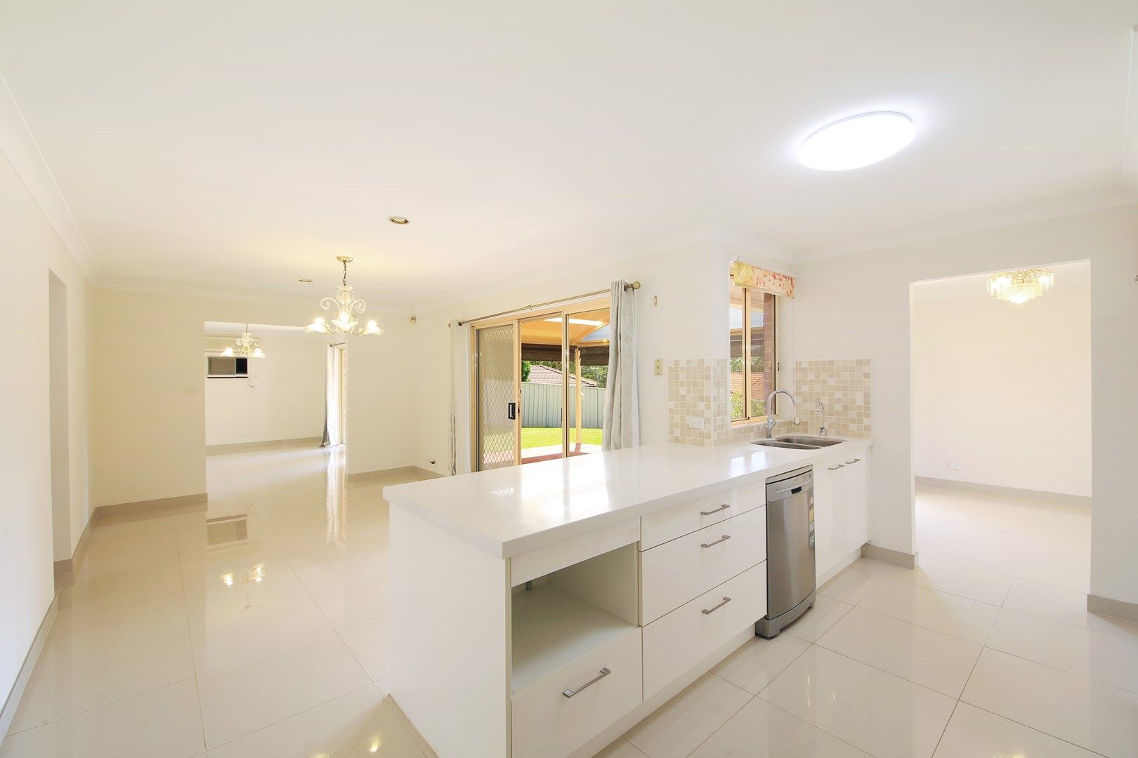 16 Heliodor Pl, Eagle Vale NSW 2558, Image 0