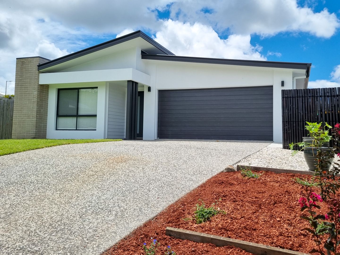 4 bedrooms House in  BAHRS SCRUB QLD, 4207