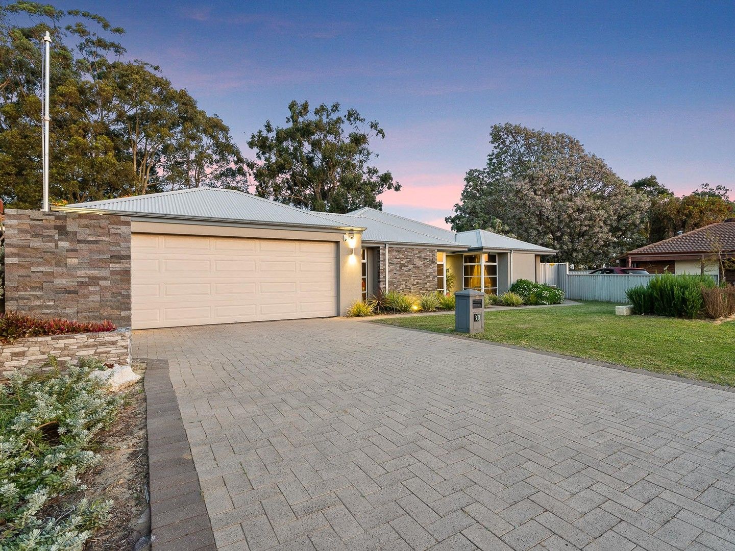 4 bedrooms House in 30 Richards Crescent CRAIGIE WA, 6025