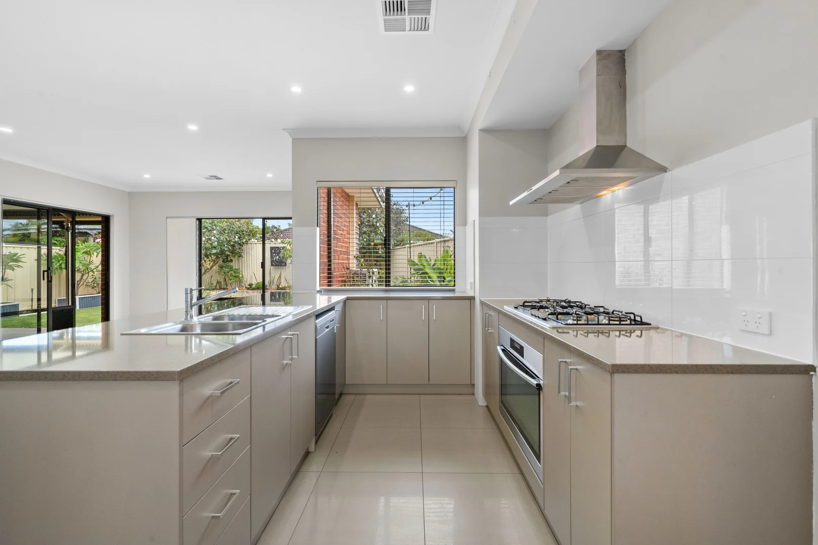 Additional image 6 of 28 Ashwood Parkway, Lakelands WA 6180