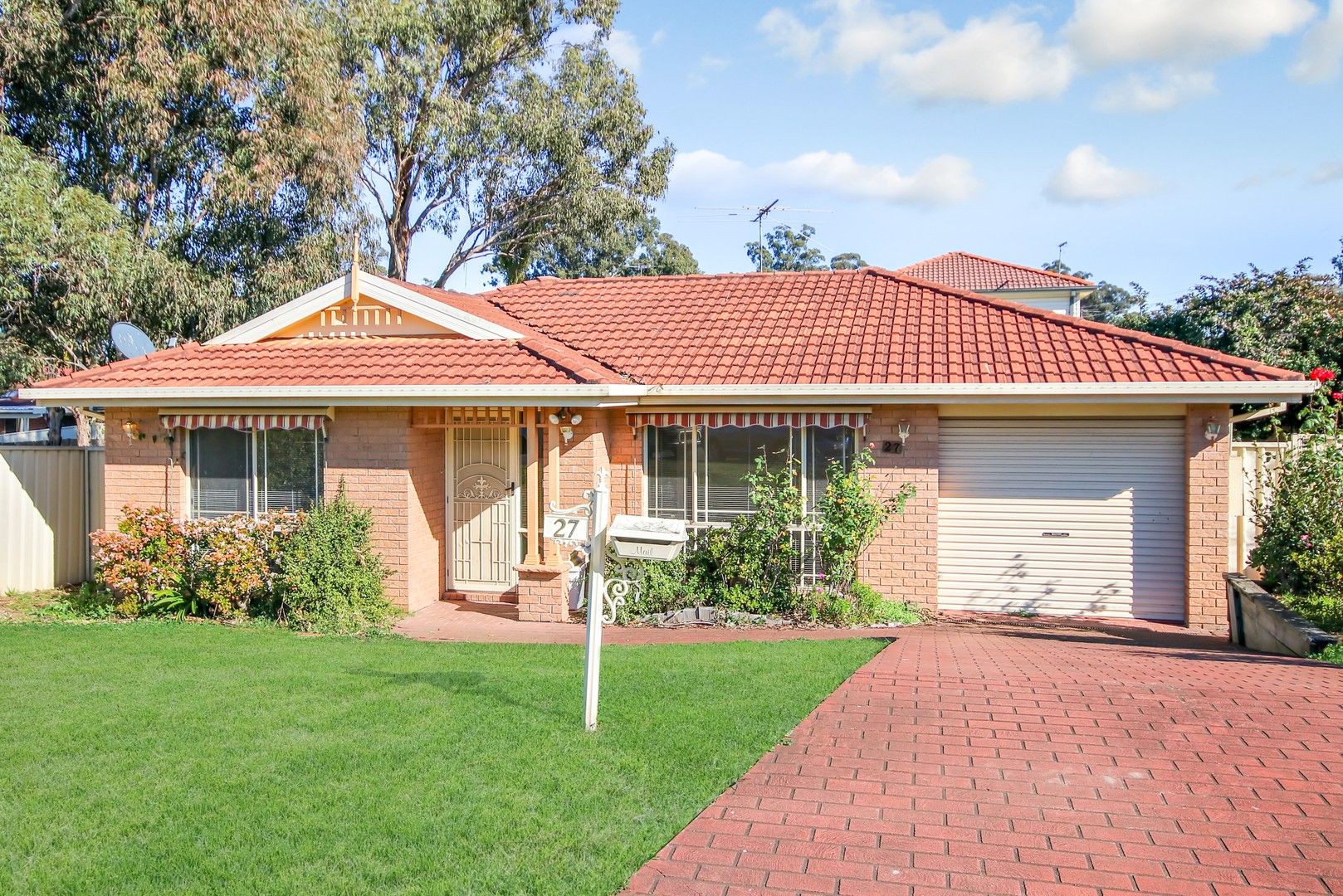 3 bedrooms House in 27 Appletree Grove OAKHURST NSW, 2761