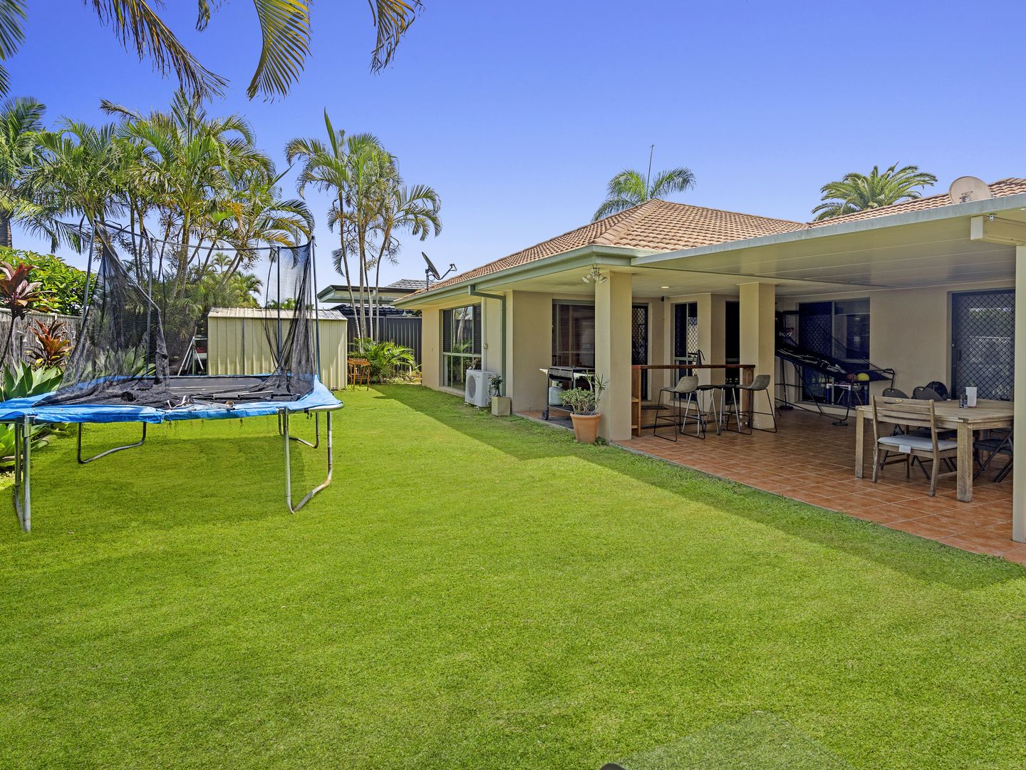 6 Shinnecock Close, Hope Island QLD 4212, Image 1