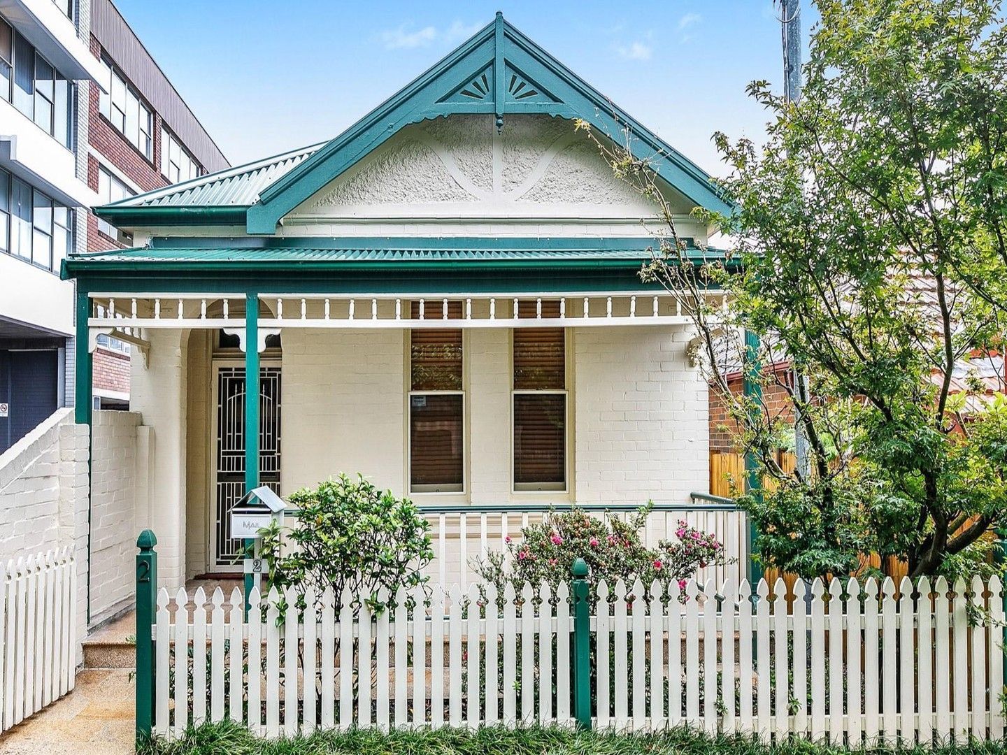 2 bedrooms House in 2 Plunkett Street NAREMBURN NSW, 2065