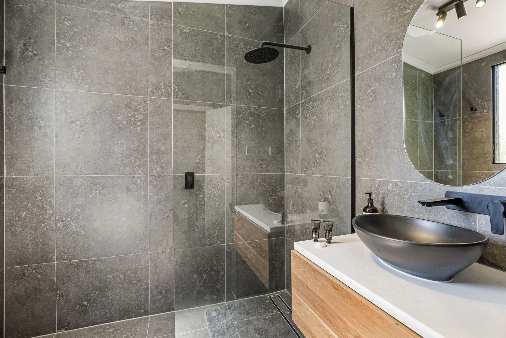 Additional image 7 of 51 Gladstone Street, Quarry Hill VIC 3550