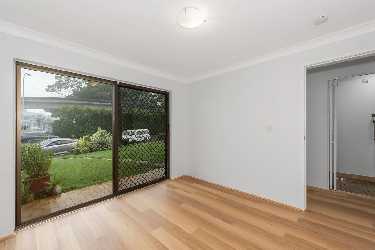 Additional image 8 of 10/33-39 Hooker Boulevard, Broadbeach Waters QLD 4218