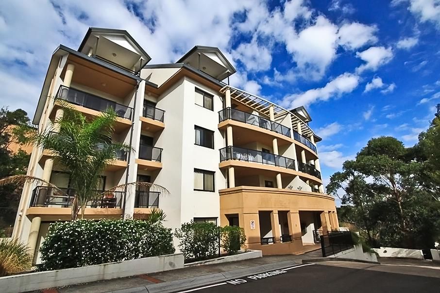 2 bedrooms Apartment / Unit / Flat in 6 Taylors Drive LANE COVE NORTH NSW, 2066