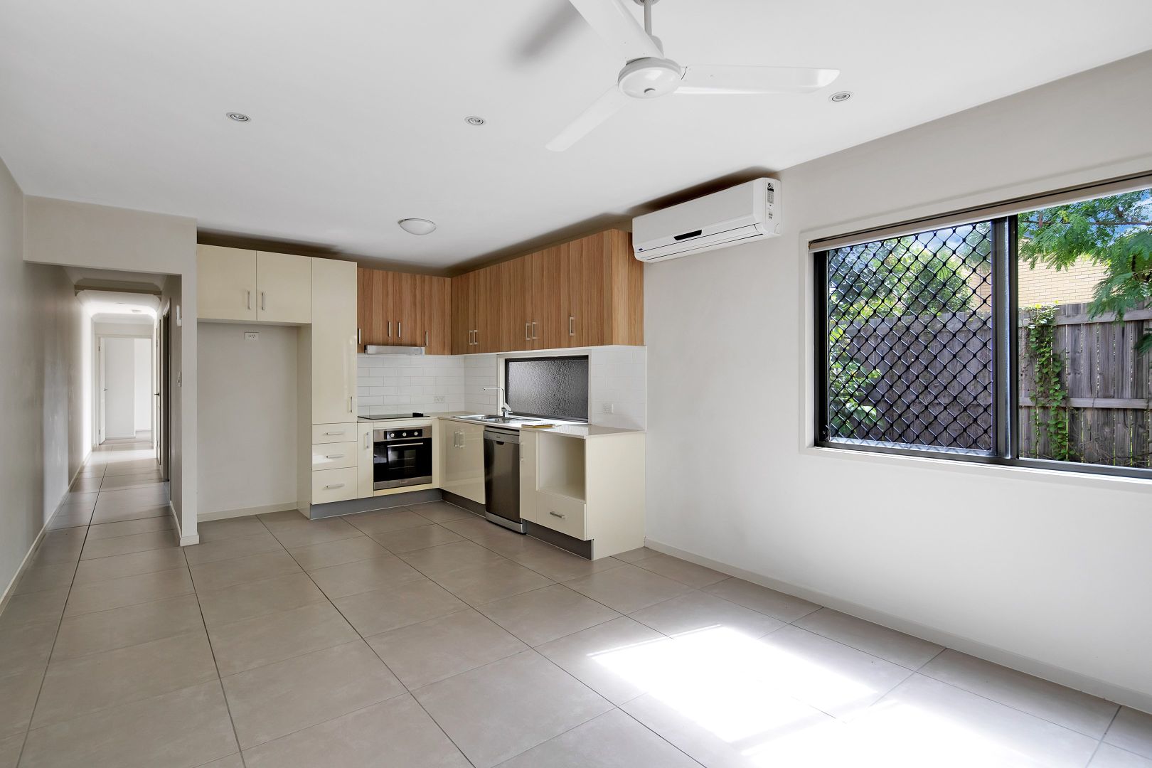 1/17 Macbeth Street, Kingston QLD 4114, Image 1