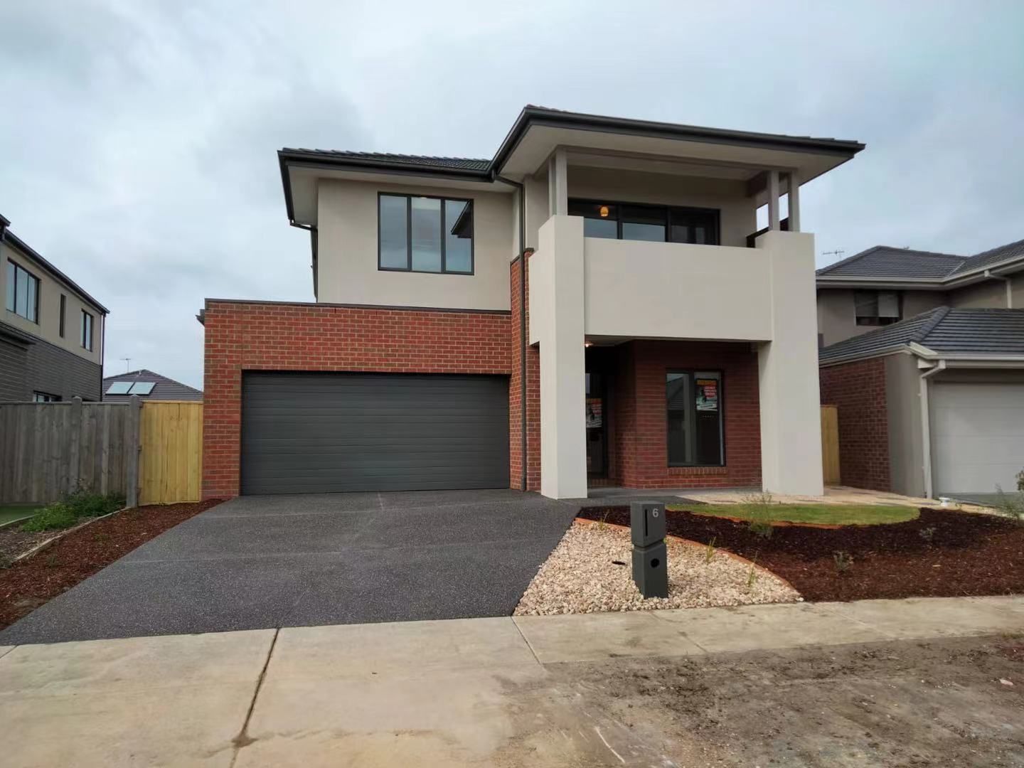 4 bedrooms House in 6 OAKRIDGE STREET POINT COOK VIC, 3030