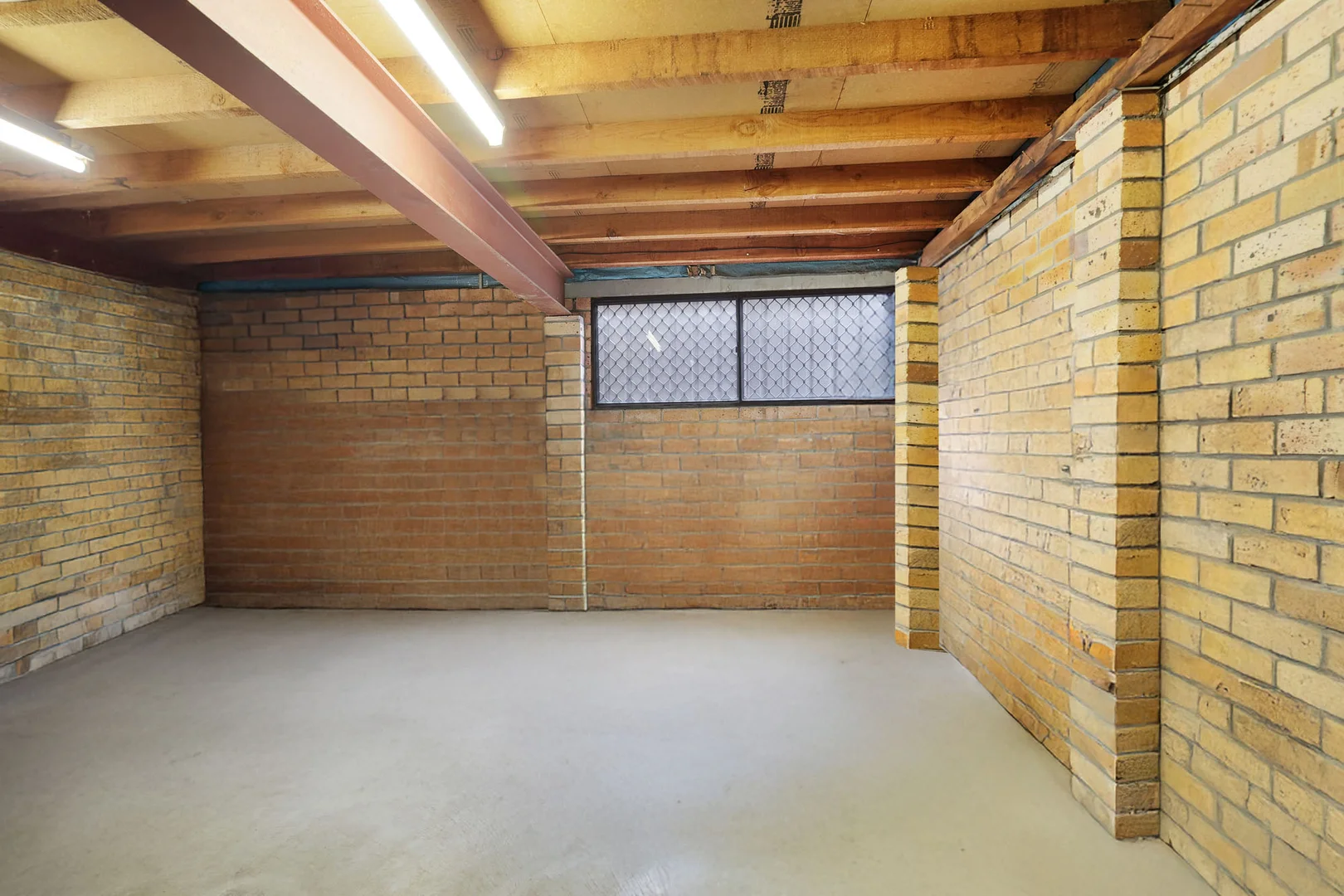 Additional image 21 of 10 Roy Ave, Bolton Point NSW 2283