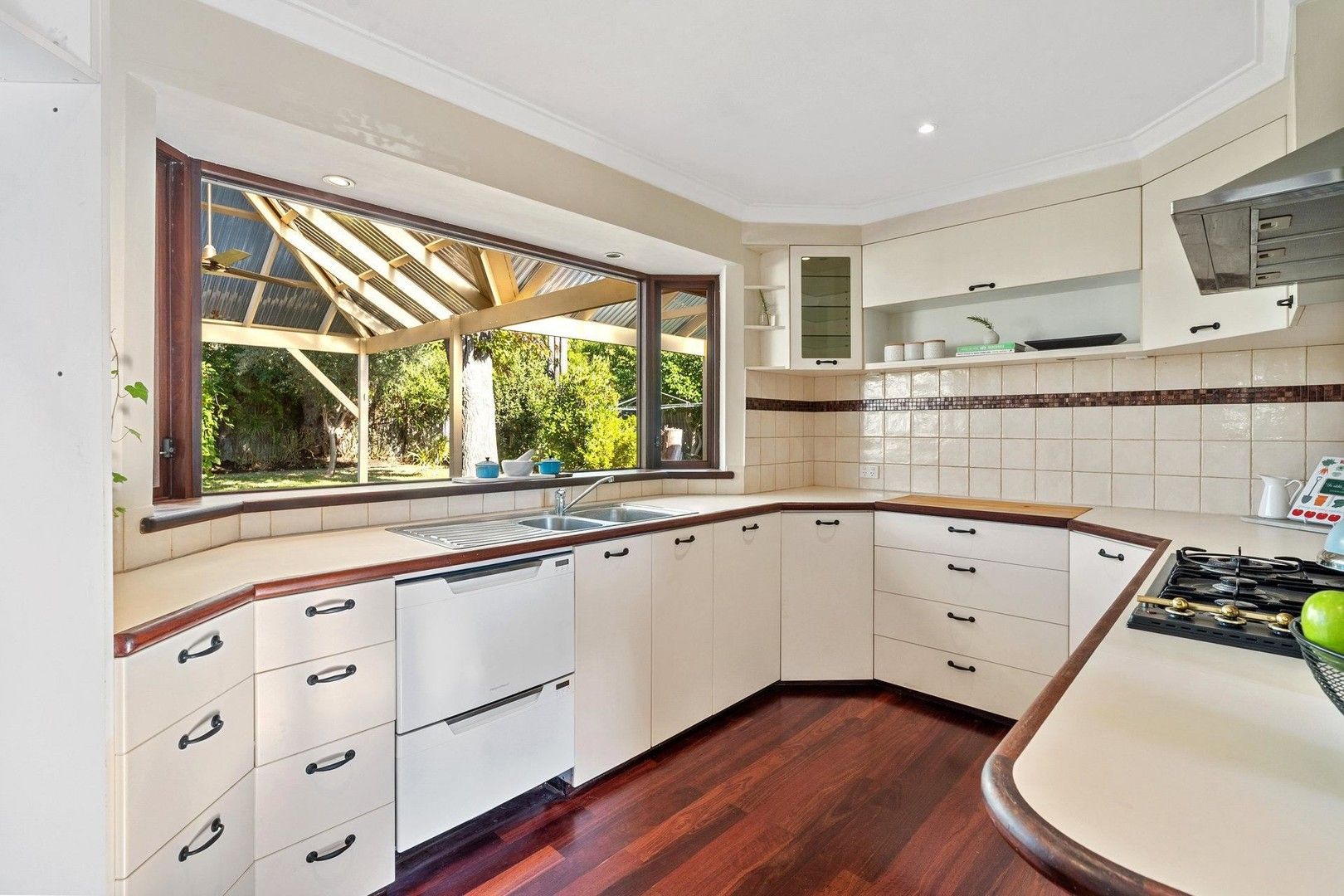 4 bedrooms House in 51 Tullamore Avenue THORNLIE WA, 6108