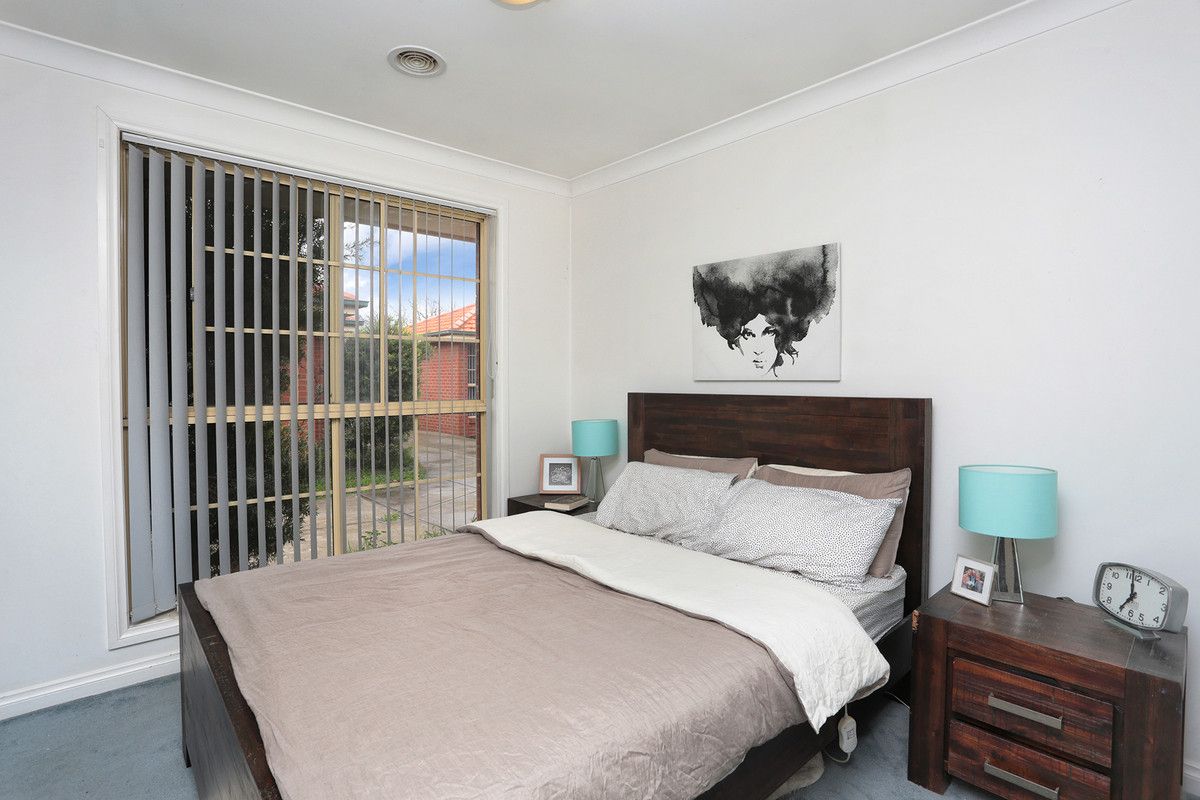 4/27-29 Eames Avenue, Brooklyn VIC 3012, Image 2