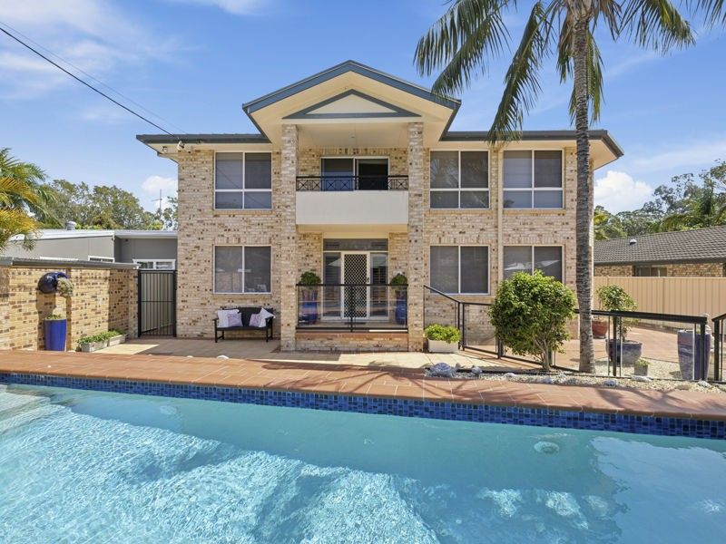 5 bedrooms House in 37 Arrawarra Beach Rd ARRAWARRA NSW, 2456