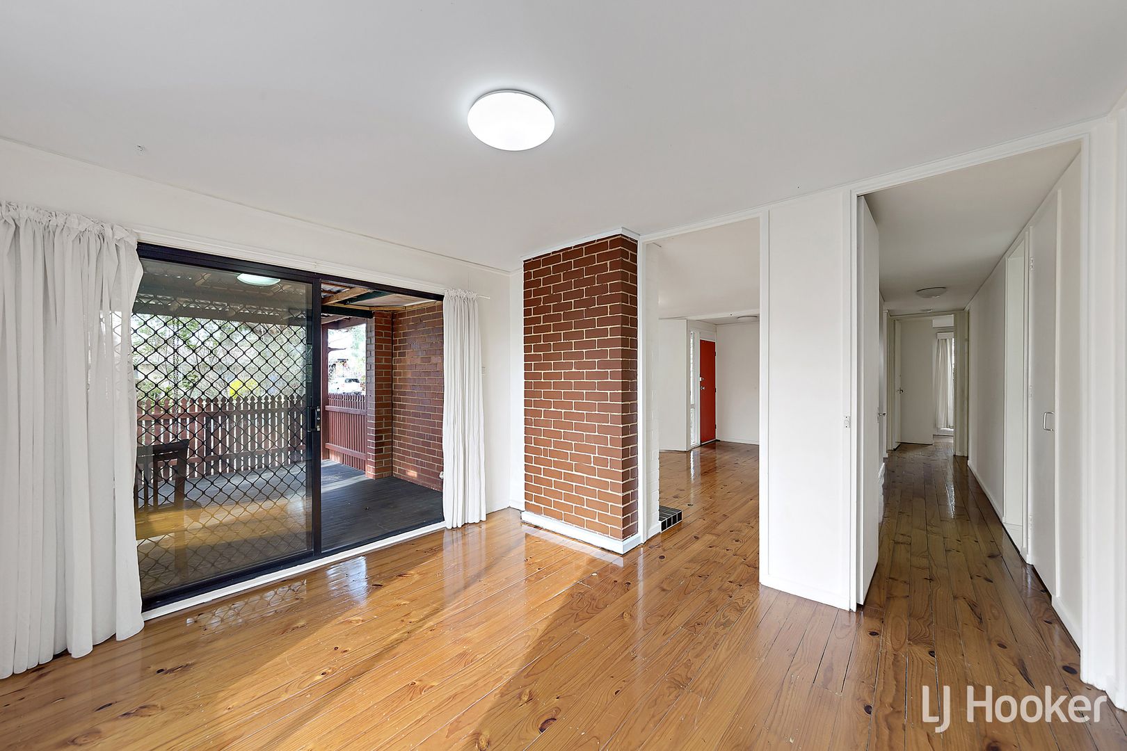 10 Jindivik Place, Scullin ACT 2614, Image 2