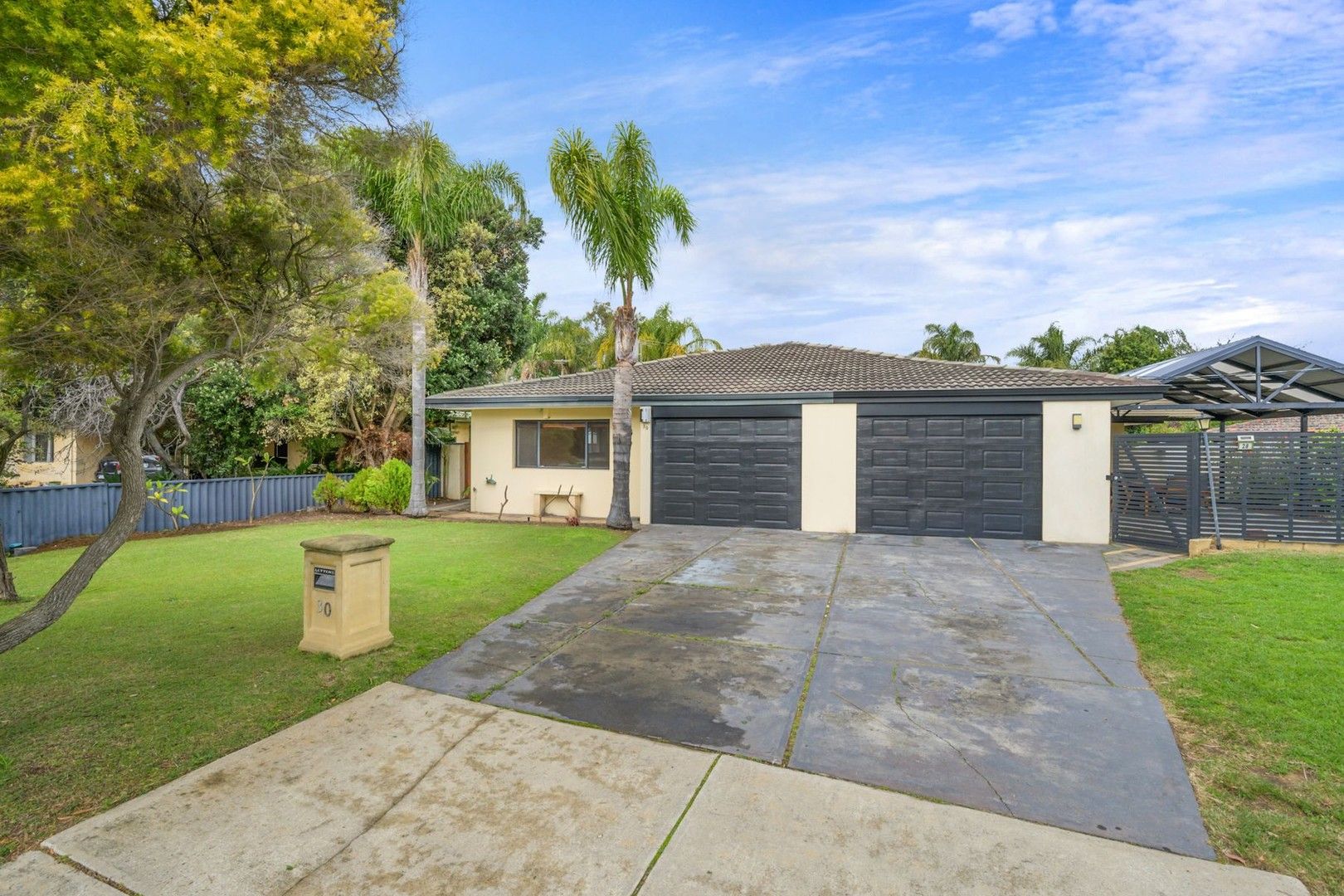 2 bedrooms House in 30 Sharon Drive CARINE WA, 6020