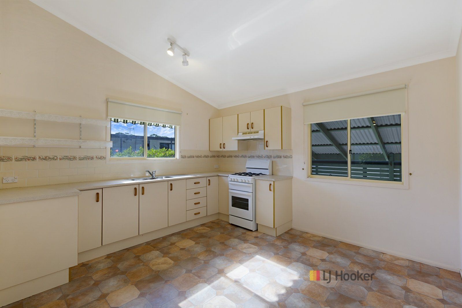 185/186 Sunrise Avenue, Halekulani NSW 2262, Image 2