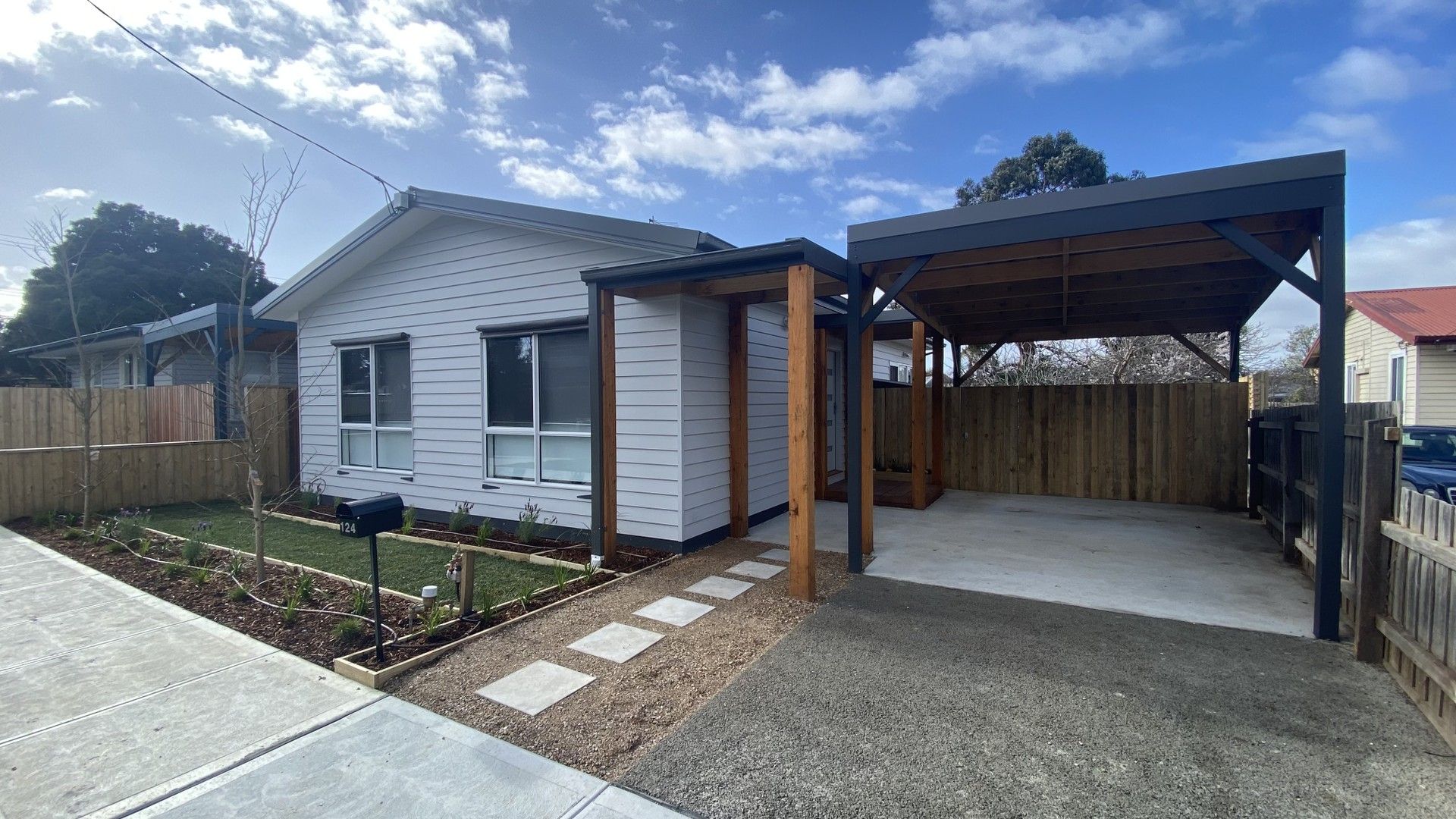 2 bedrooms House in 124 Royal Parade RESERVOIR VIC, 3073