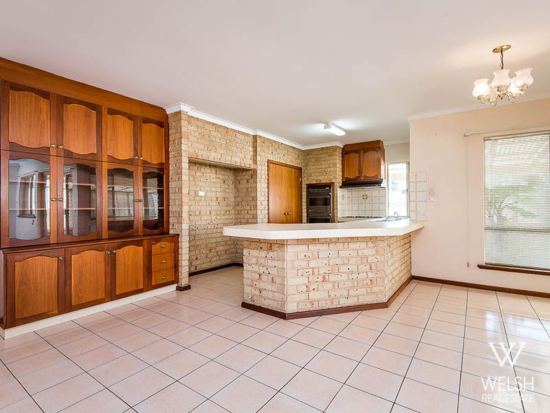 19 Hawkesbury Drive, Willetton WA 6155, Image 2