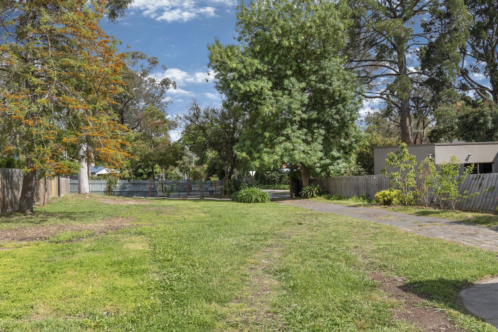 10 Halley Street, Blackburn VIC 3130, Image 2