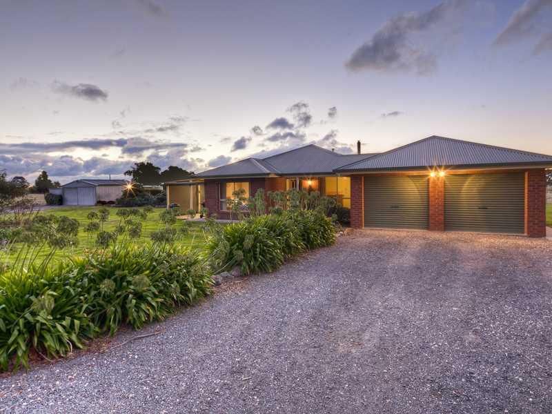 121 Barbys Road, CRESWICK VIC 3363, Image 0