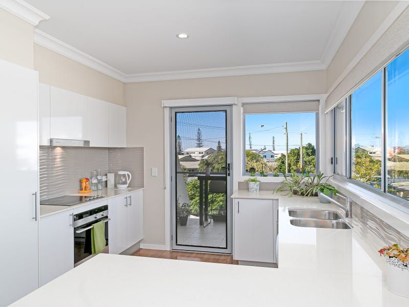 8/133 Prince Edward Parade, Scarborough QLD 4020, Image 2