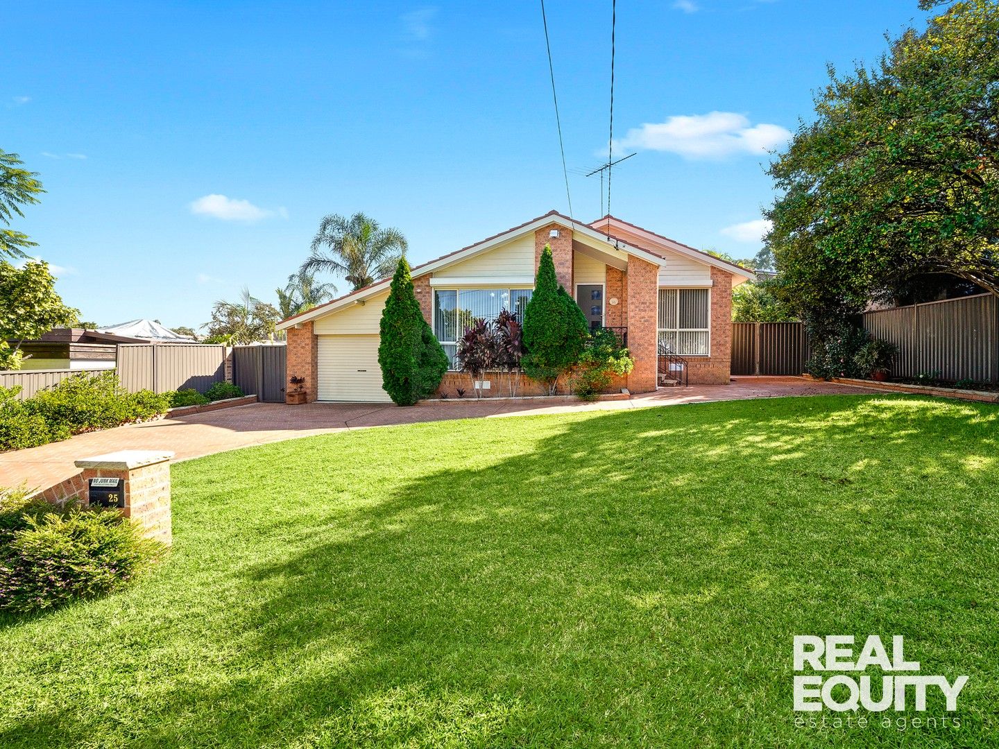 4 bedrooms House in 25 Josephine Crescent MOOREBANK NSW, 2170