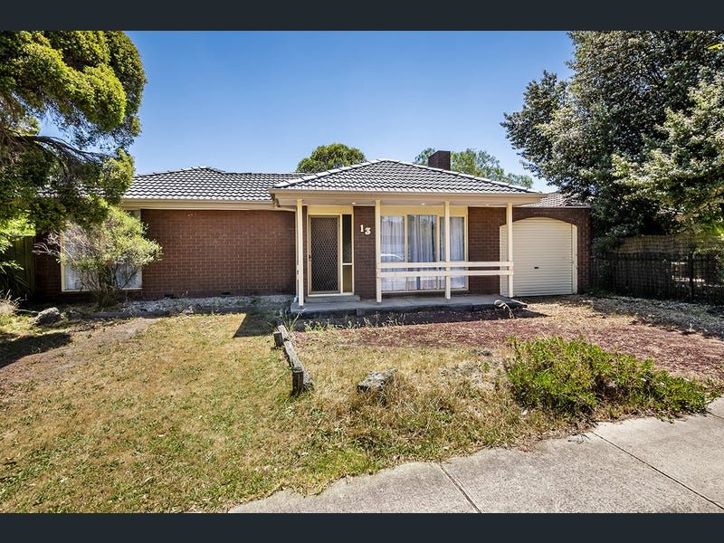 3 bedrooms House in 13 Lillian Street CRANBOURNE VIC, 3977
