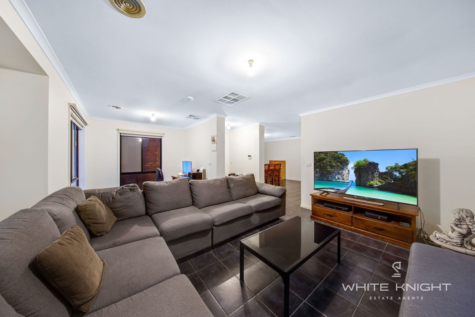 2 Gorong Walk, Delahey VIC 3037, Image 2