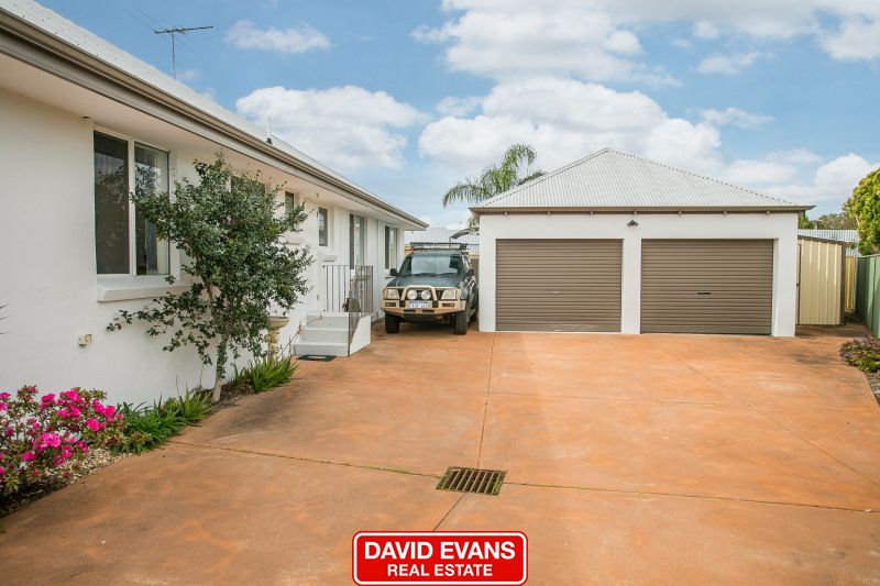 8 Cradle Close, Alexander Heights WA 6064, Image 2