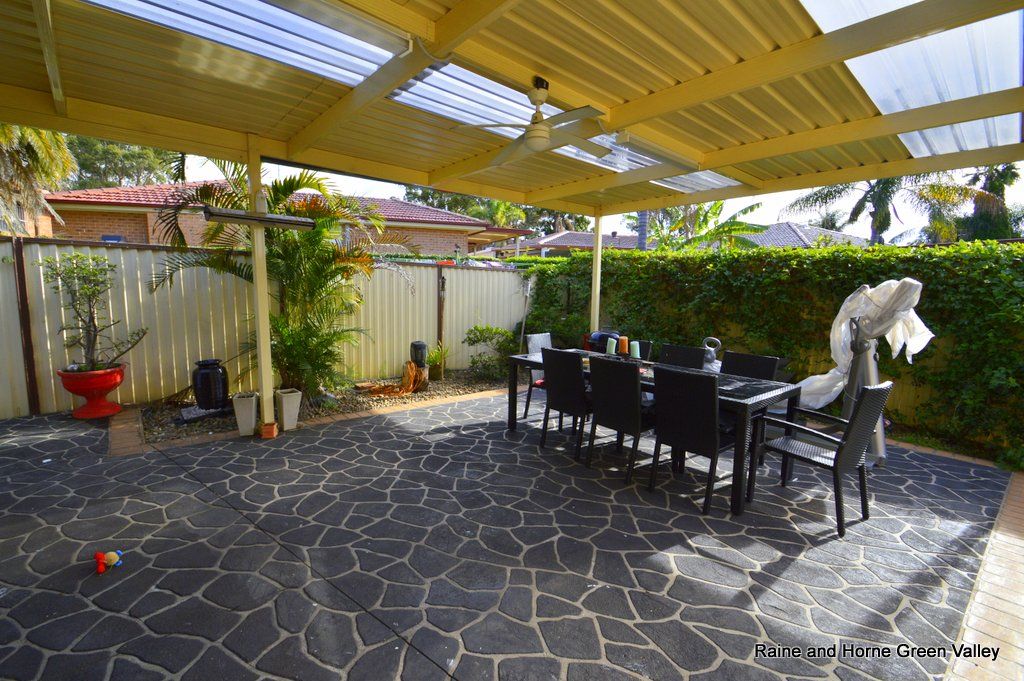 4 Weipa Close, Green Valley NSW 2168, Image 2