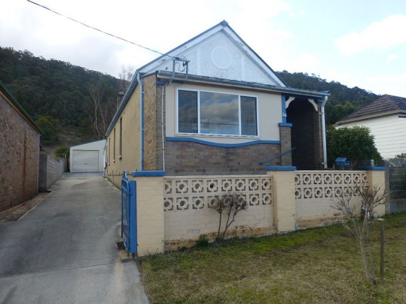 2 bedrooms House in 20 Geordie Street LITHGOW NSW, 2790