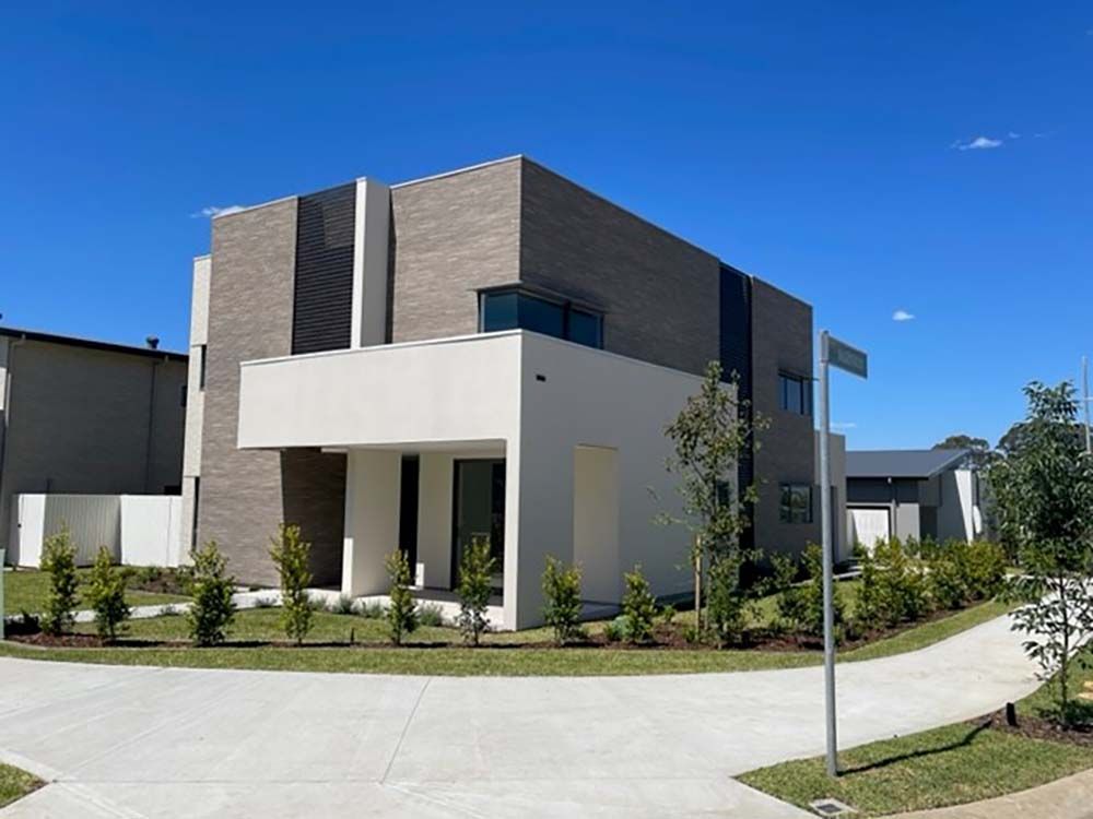 4 bedrooms House in 18 Jamiesons Avenue GLEDSWOOD HILLS NSW, 2557