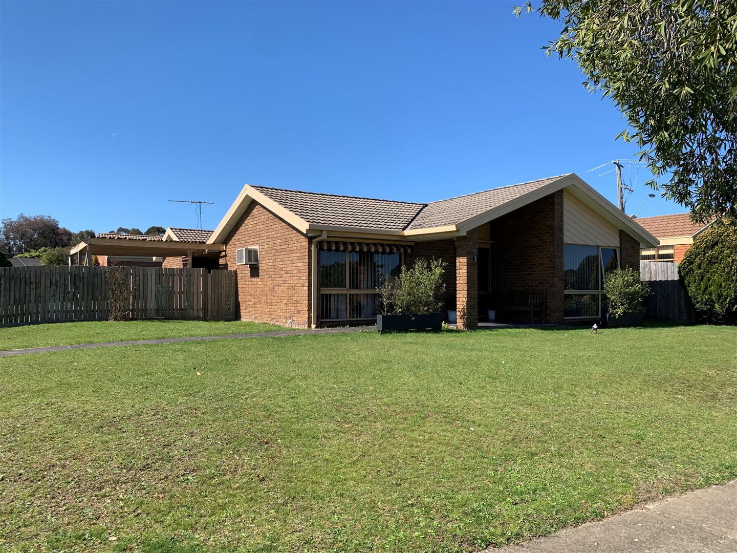 4 County Drive, Berwick Property History & Address Research Domain