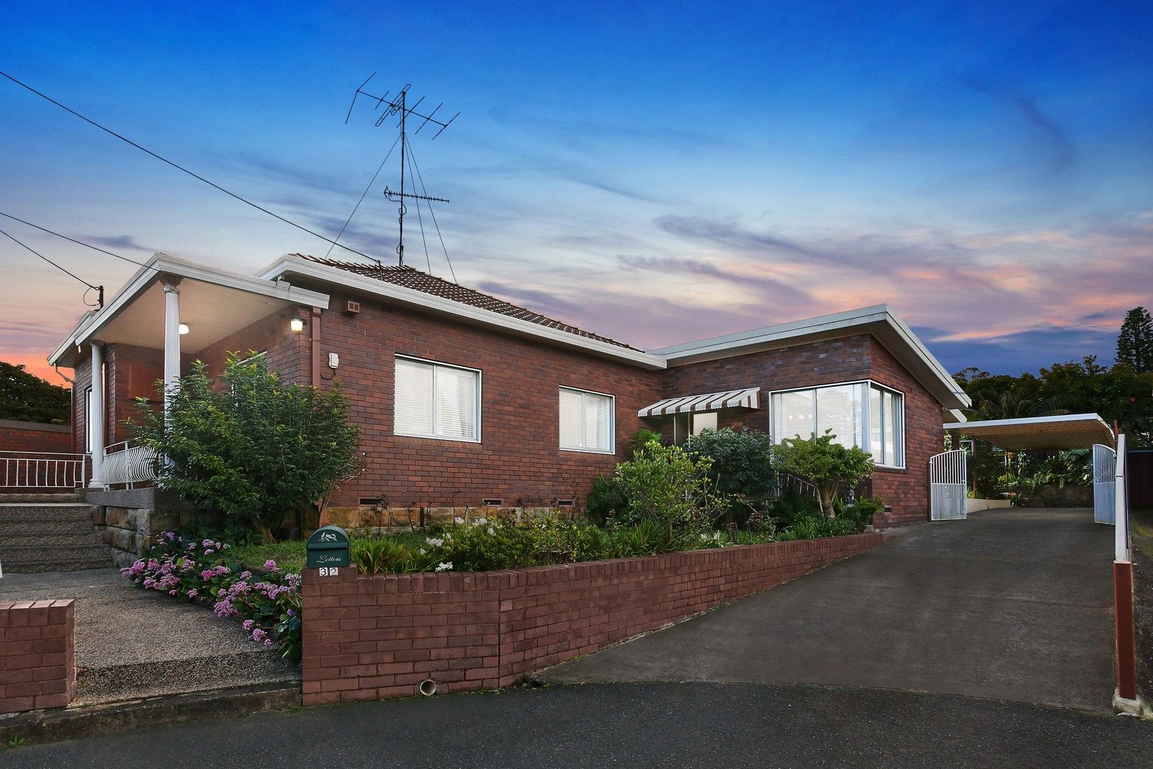 3 bedrooms House in 32 Keir Avenue HURLSTONE PARK NSW, 2193