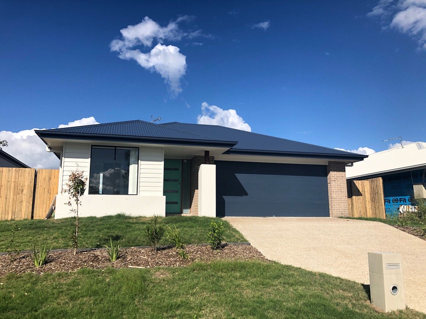 4 bedrooms House in 13 Rogers Street BRASSALL QLD, 4305