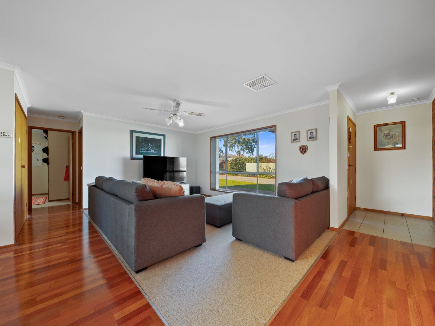 1/6 Amalfi Drive, Lavington NSW 2641, Image 2