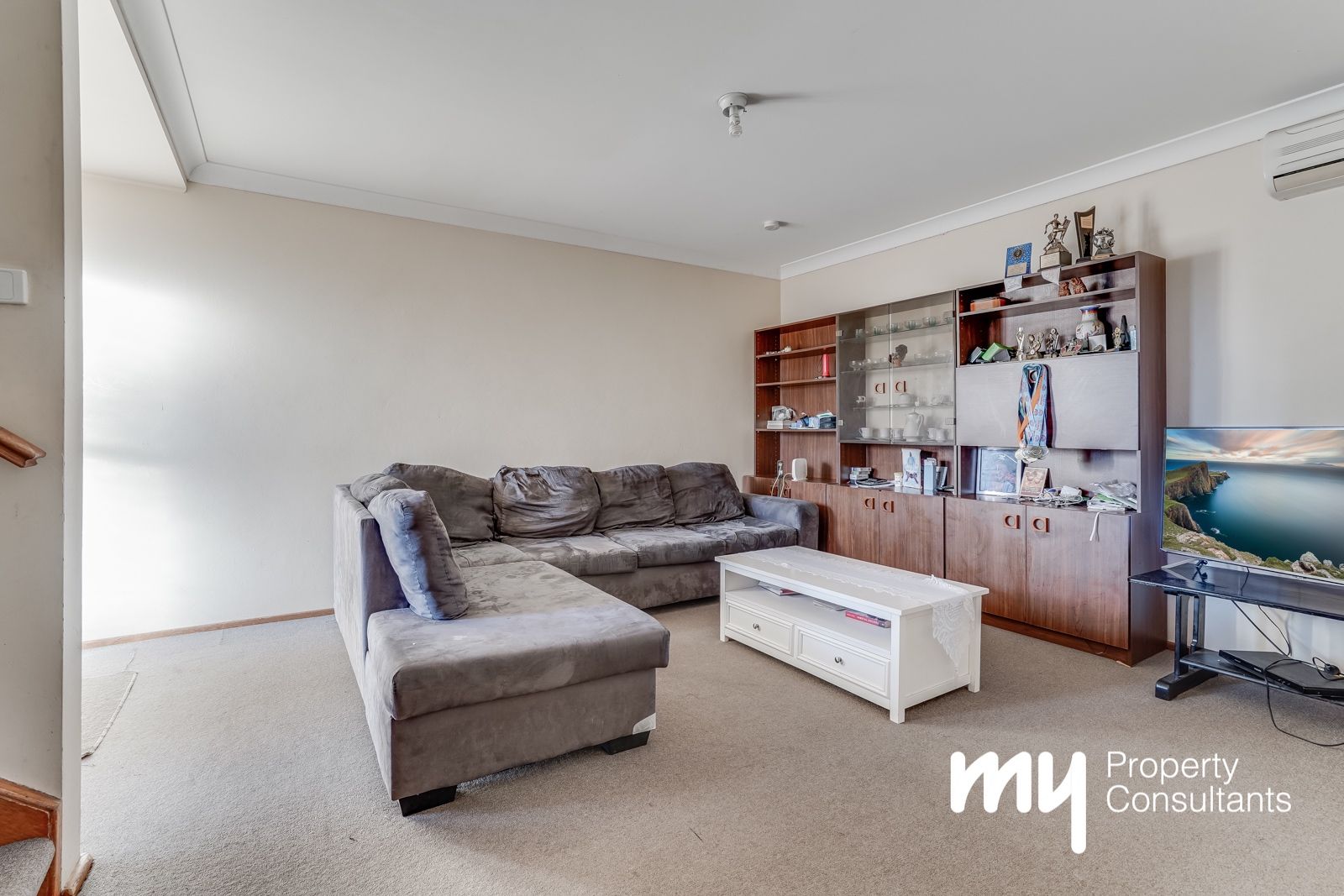 18/18 Hosking Crescent, Glenfield NSW 2167, Image 2